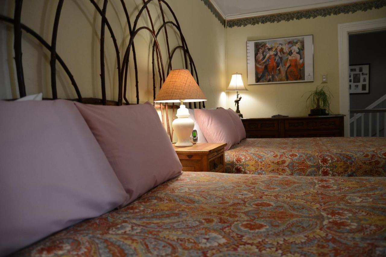 Double Room with Shared Bathroom
