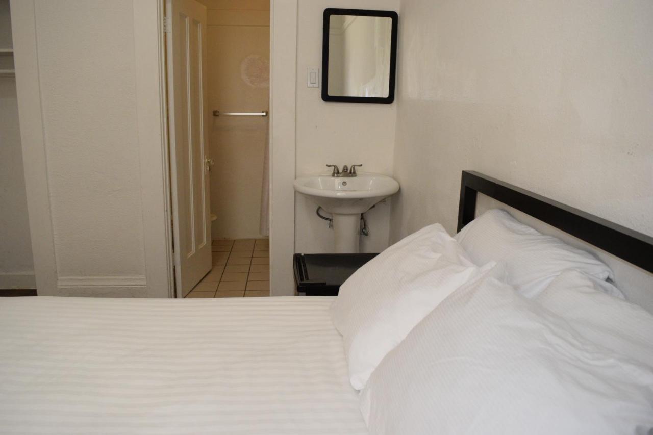 Double Room Private Bathroom