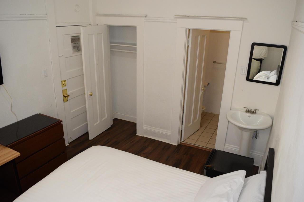 Double Room Private Bathroom