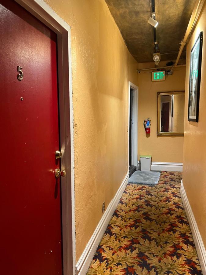 Single Room Shared Shower Toilet
