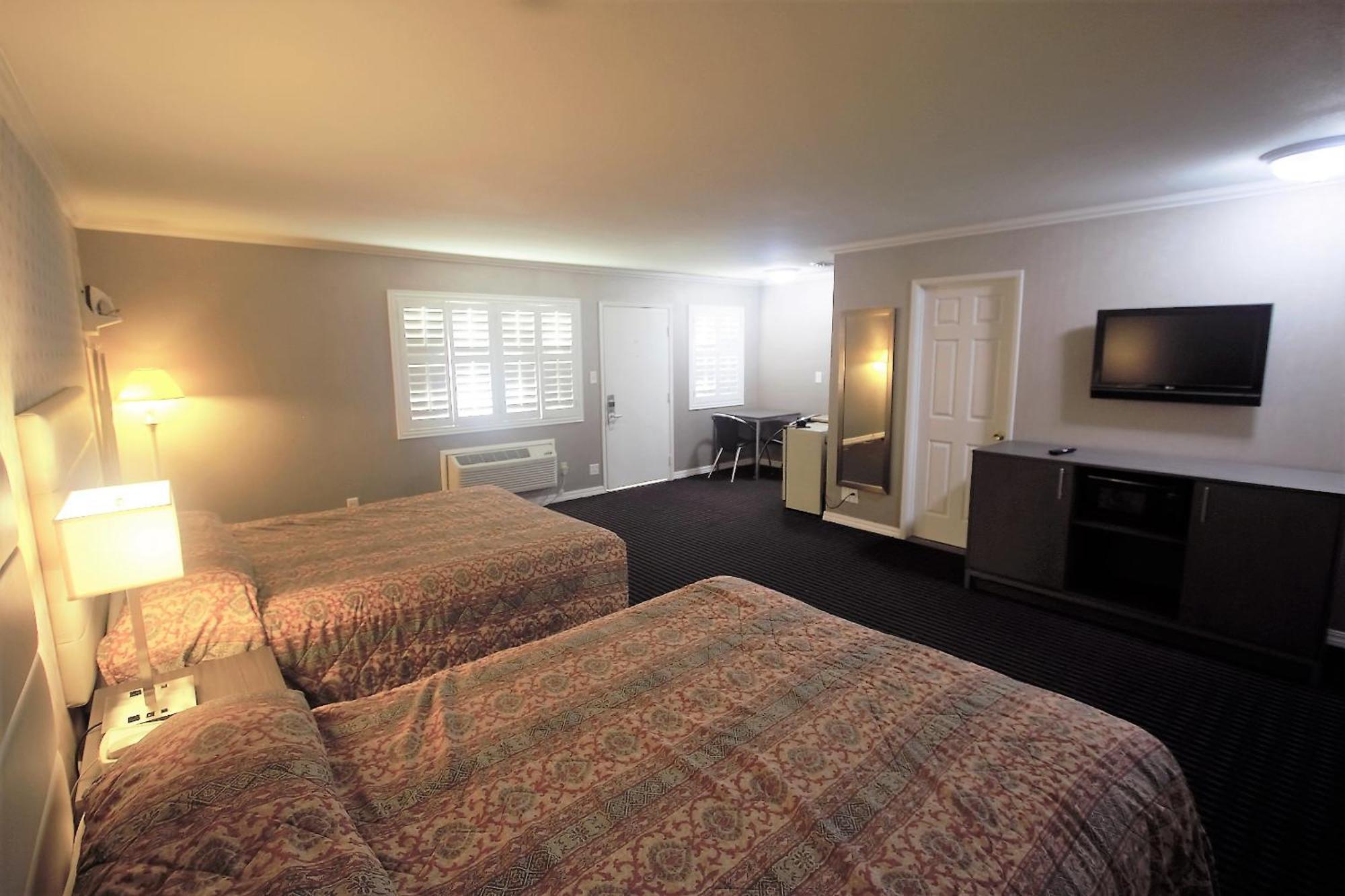 Queen Room Two Queen Beds
