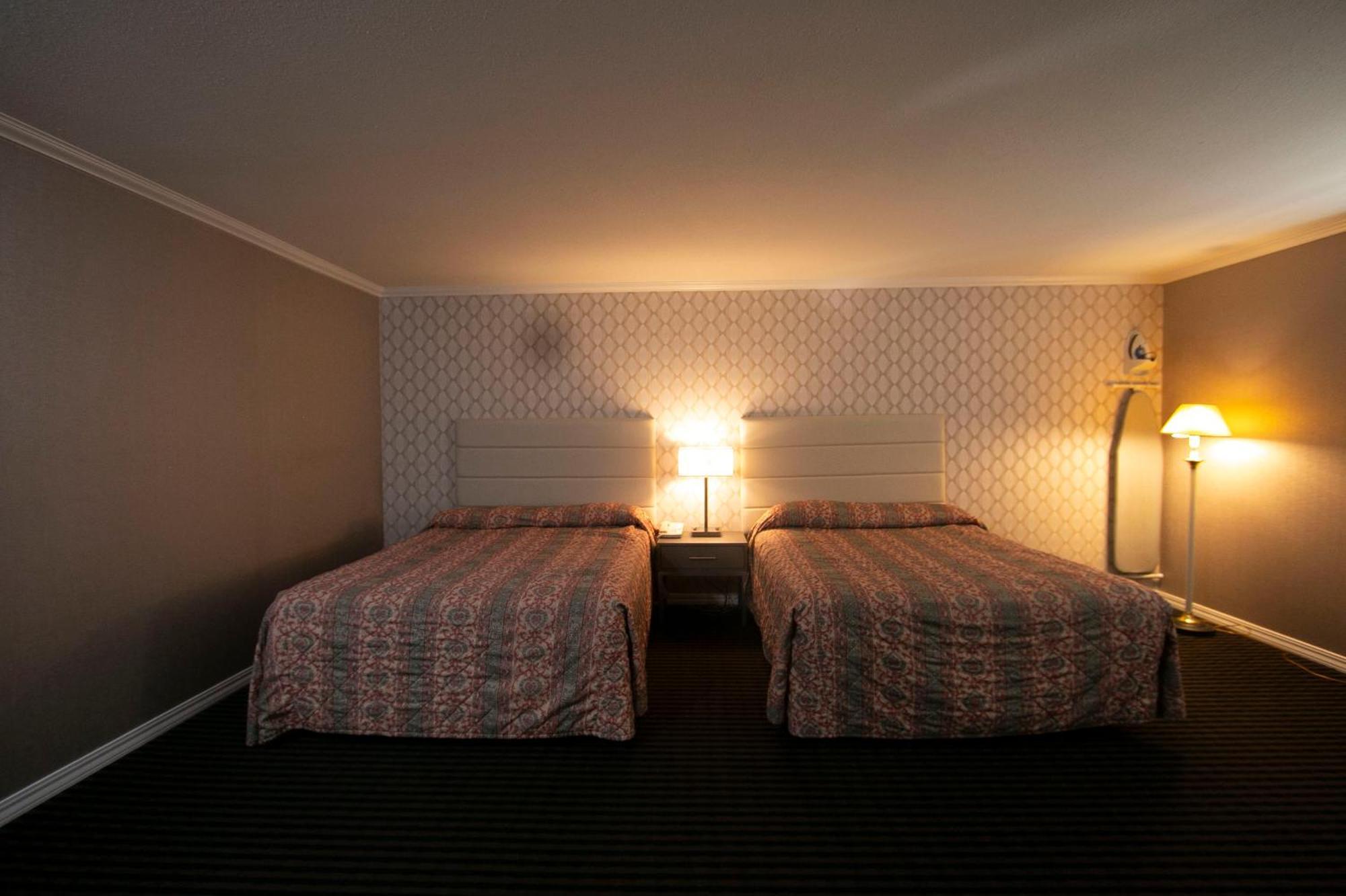 Queen Room Two Queen Beds