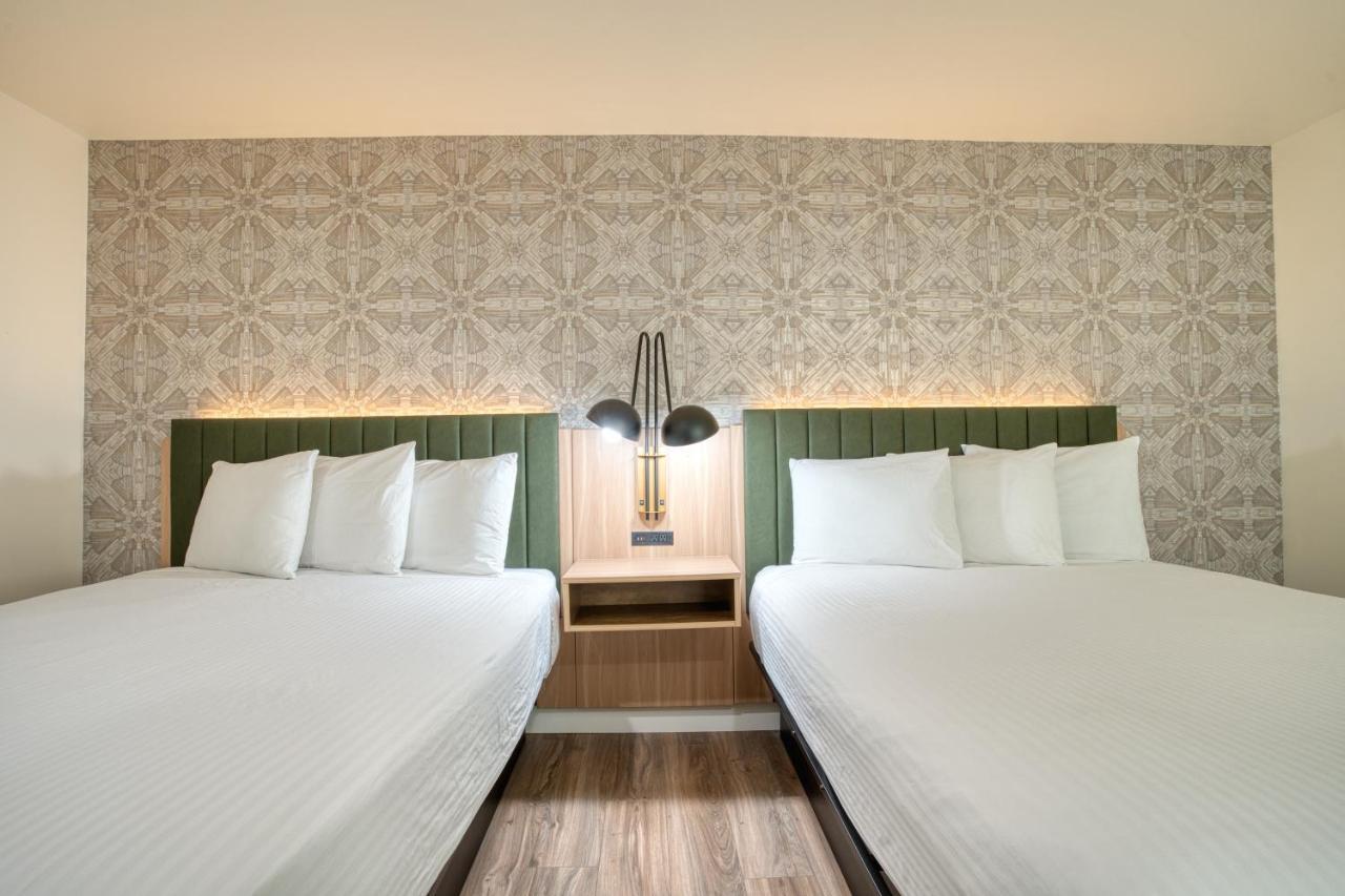 Deluxe Family Suite