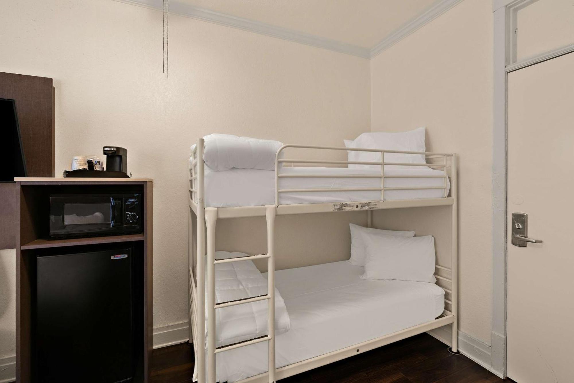 Queen Room Bunk Bed Non-Smoking