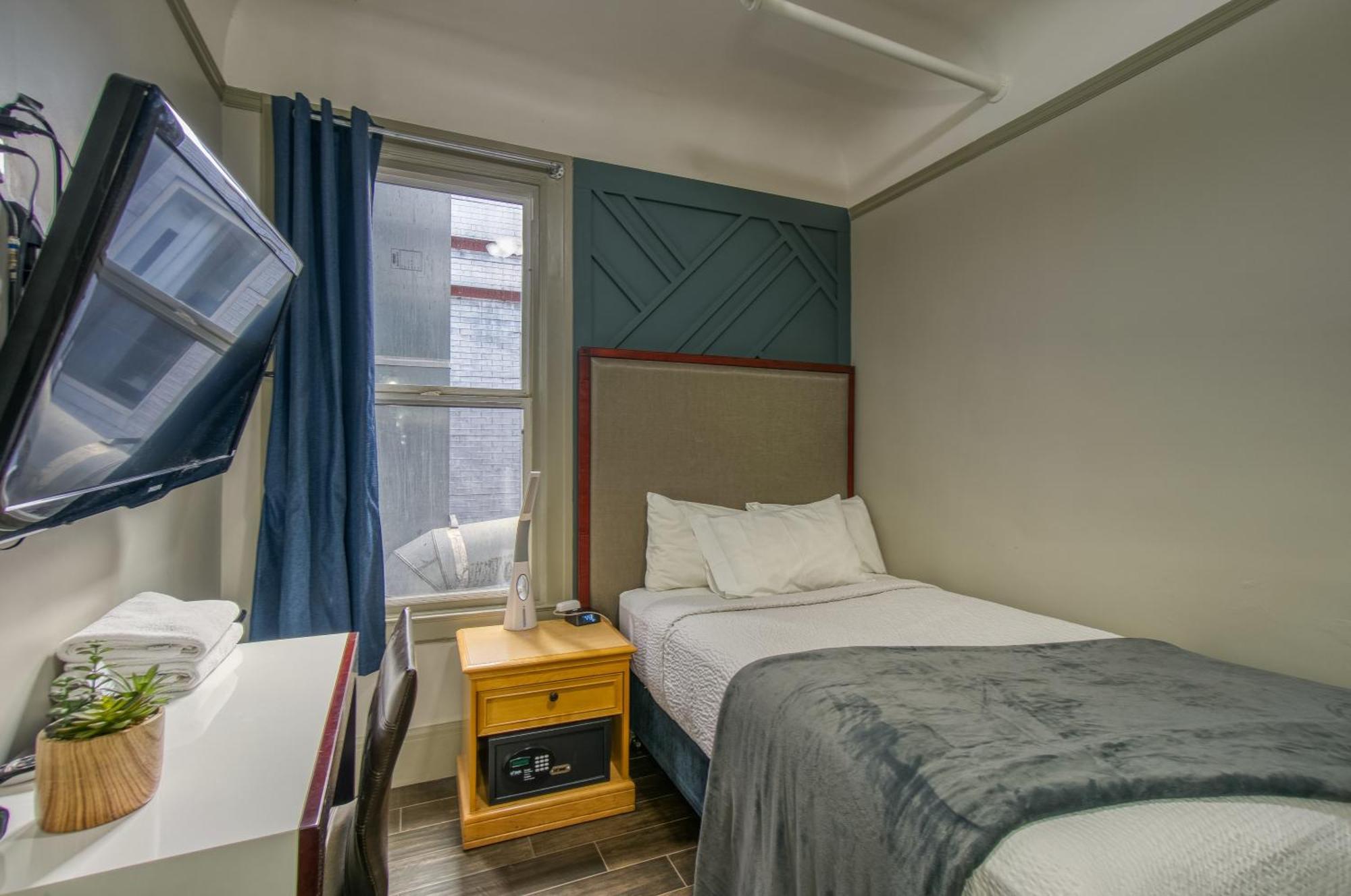 Queen Room