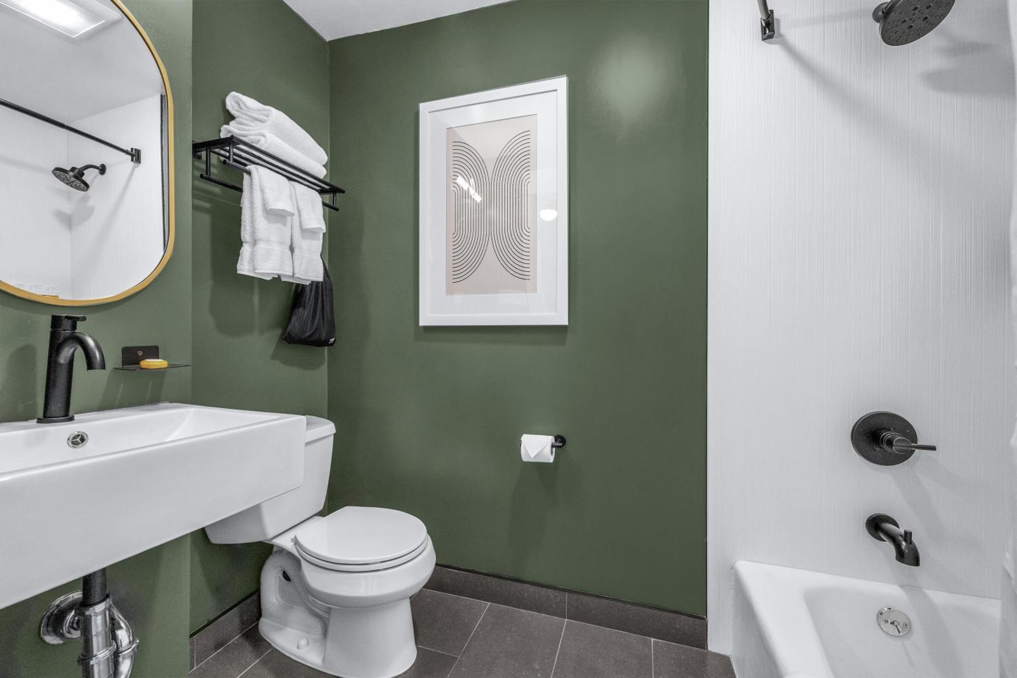 Double Room,1544738818:JPEG
