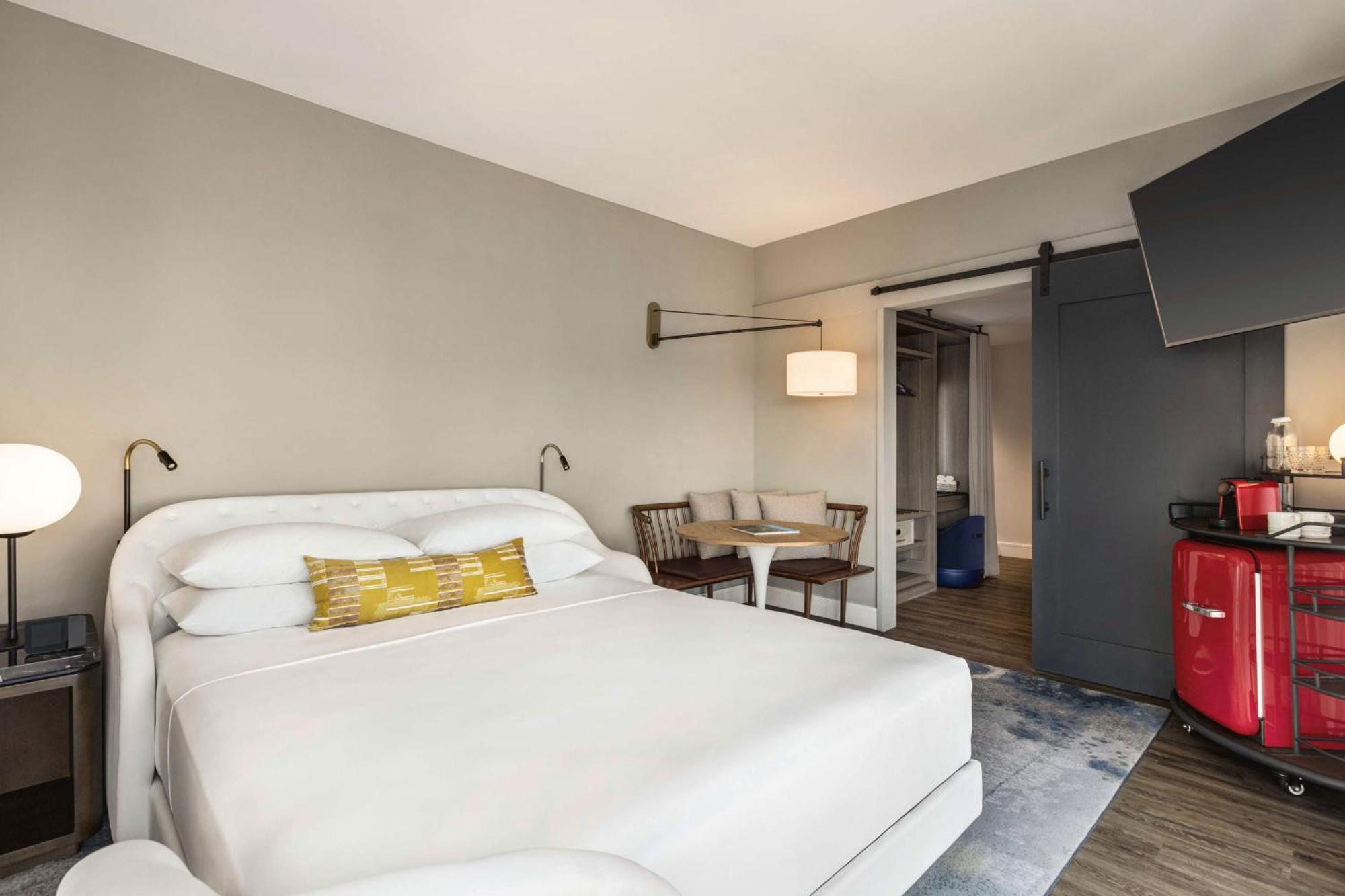 King Studio Suite City View