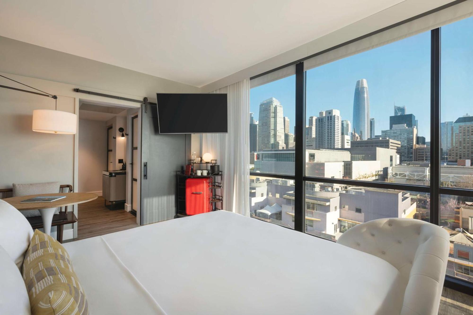 King Studio Suite City View