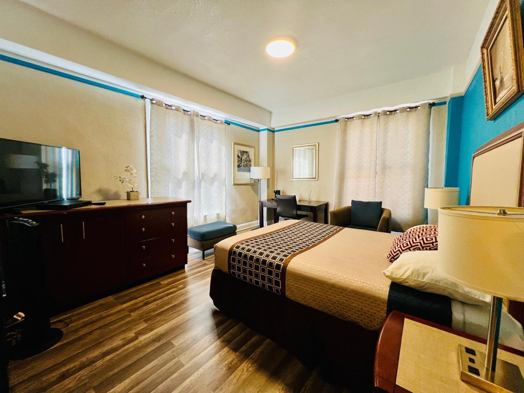 Queen Room Private Bathroom