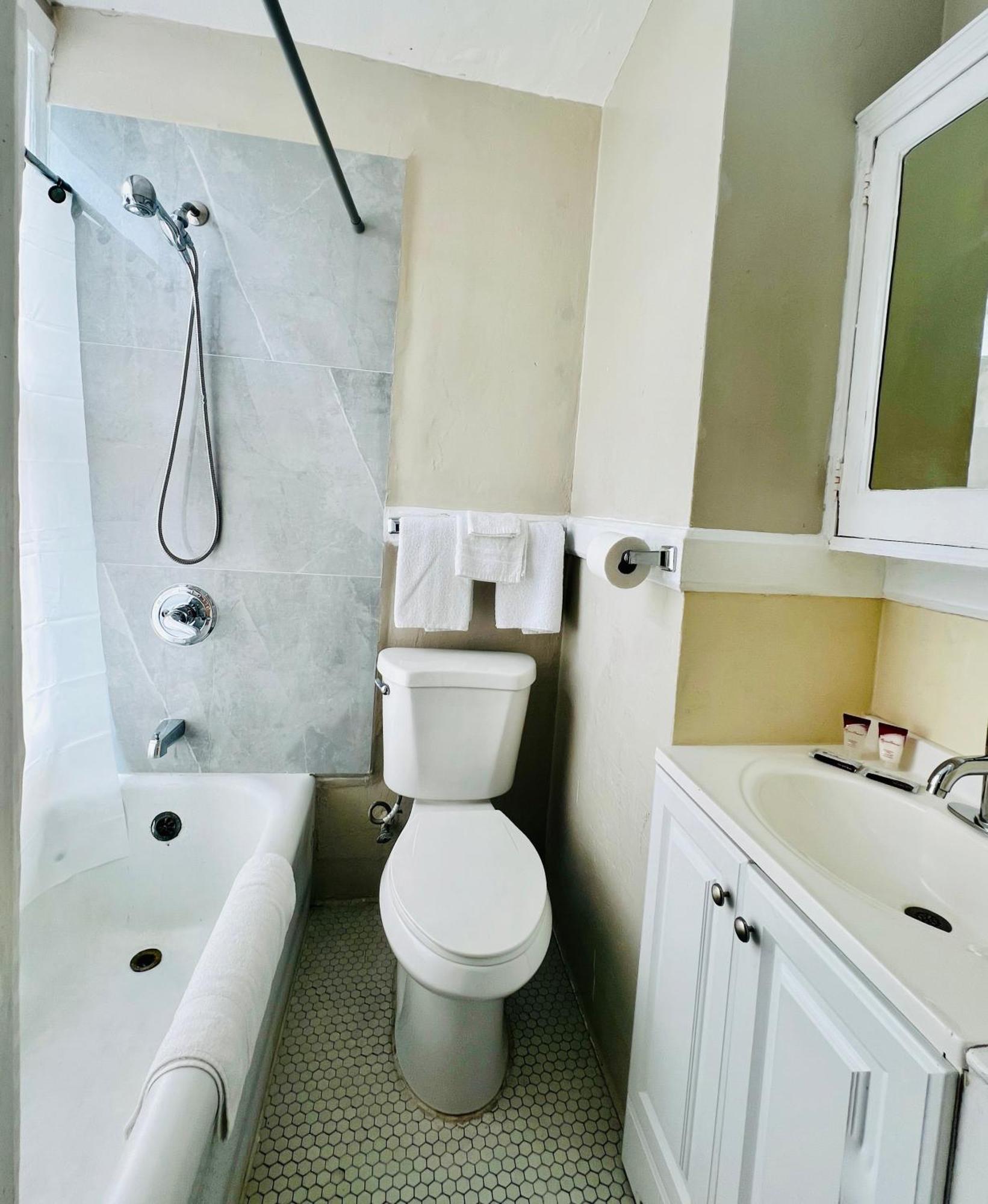Queen Room Private Bathroom