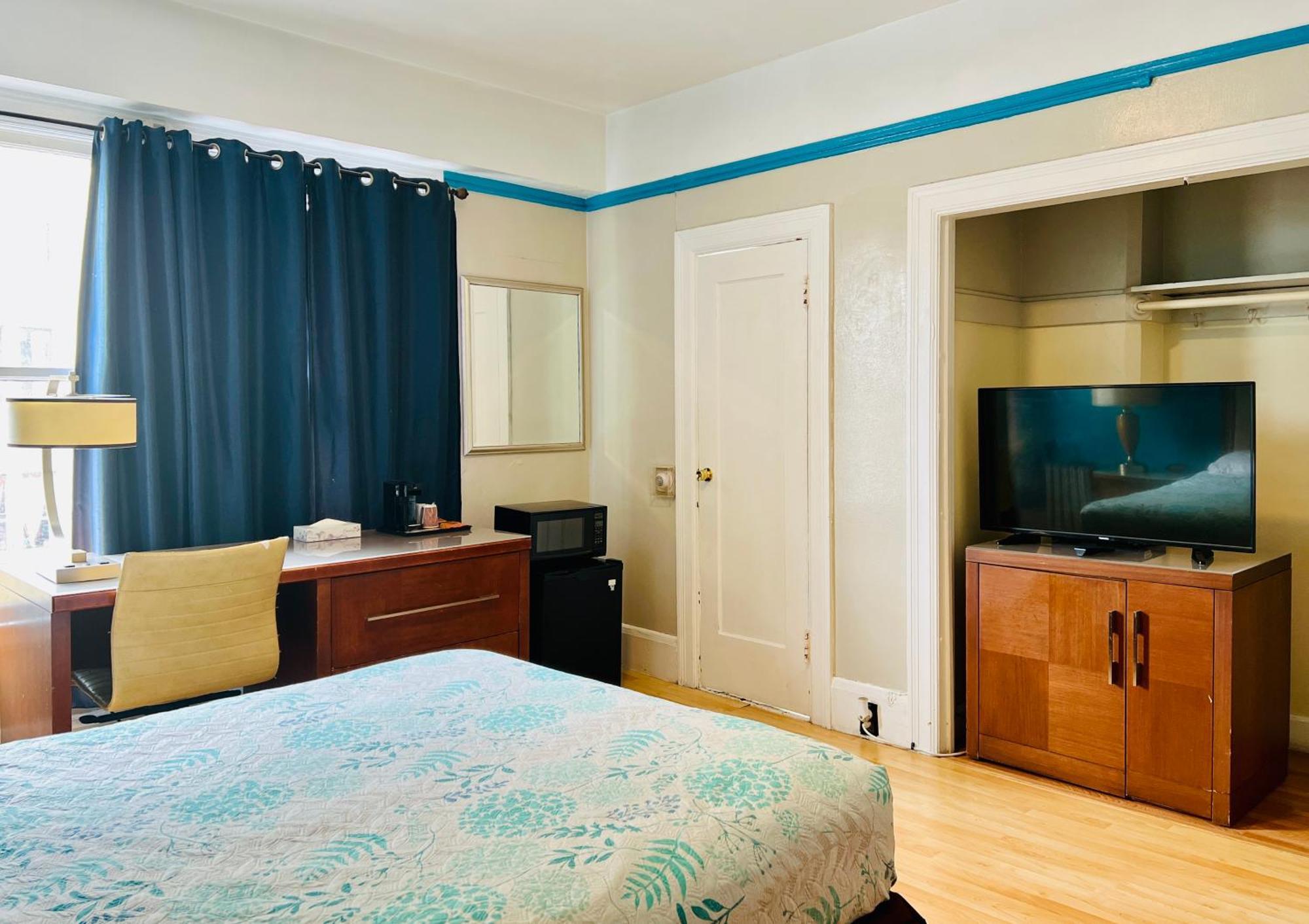 Queen Room Private Bathroom