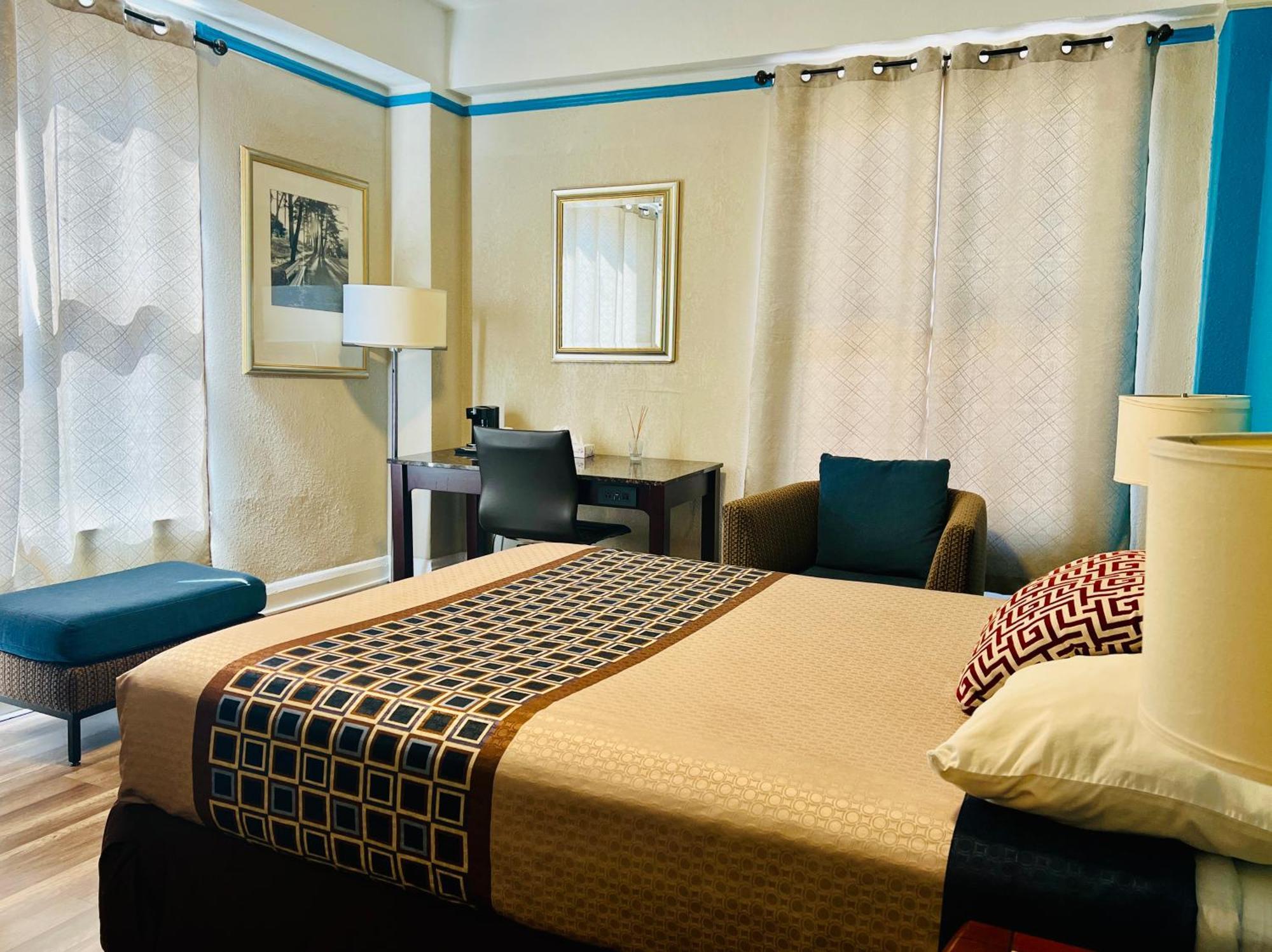 Queen Room Private Bathroom