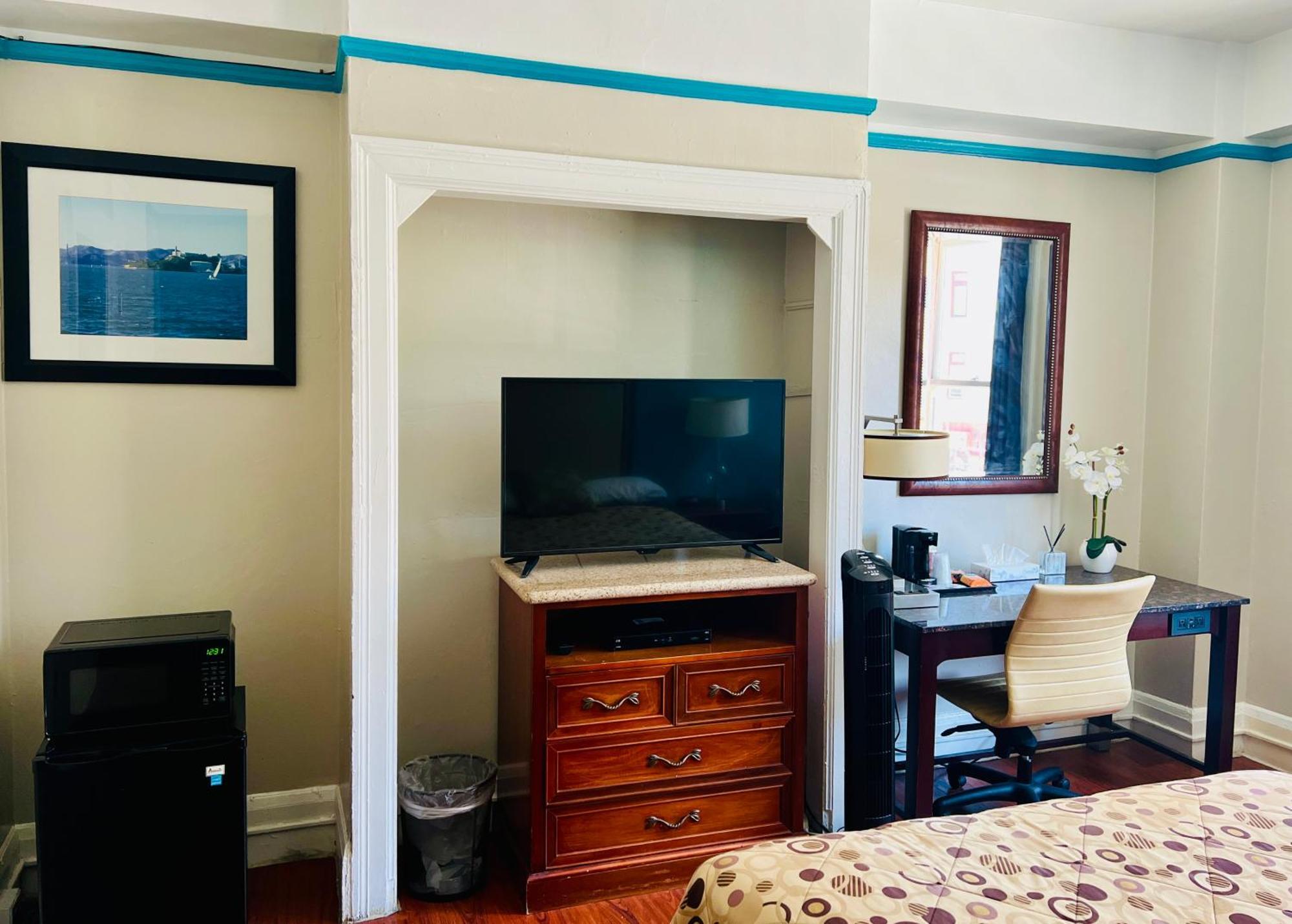 Queen Room Private Bathroom