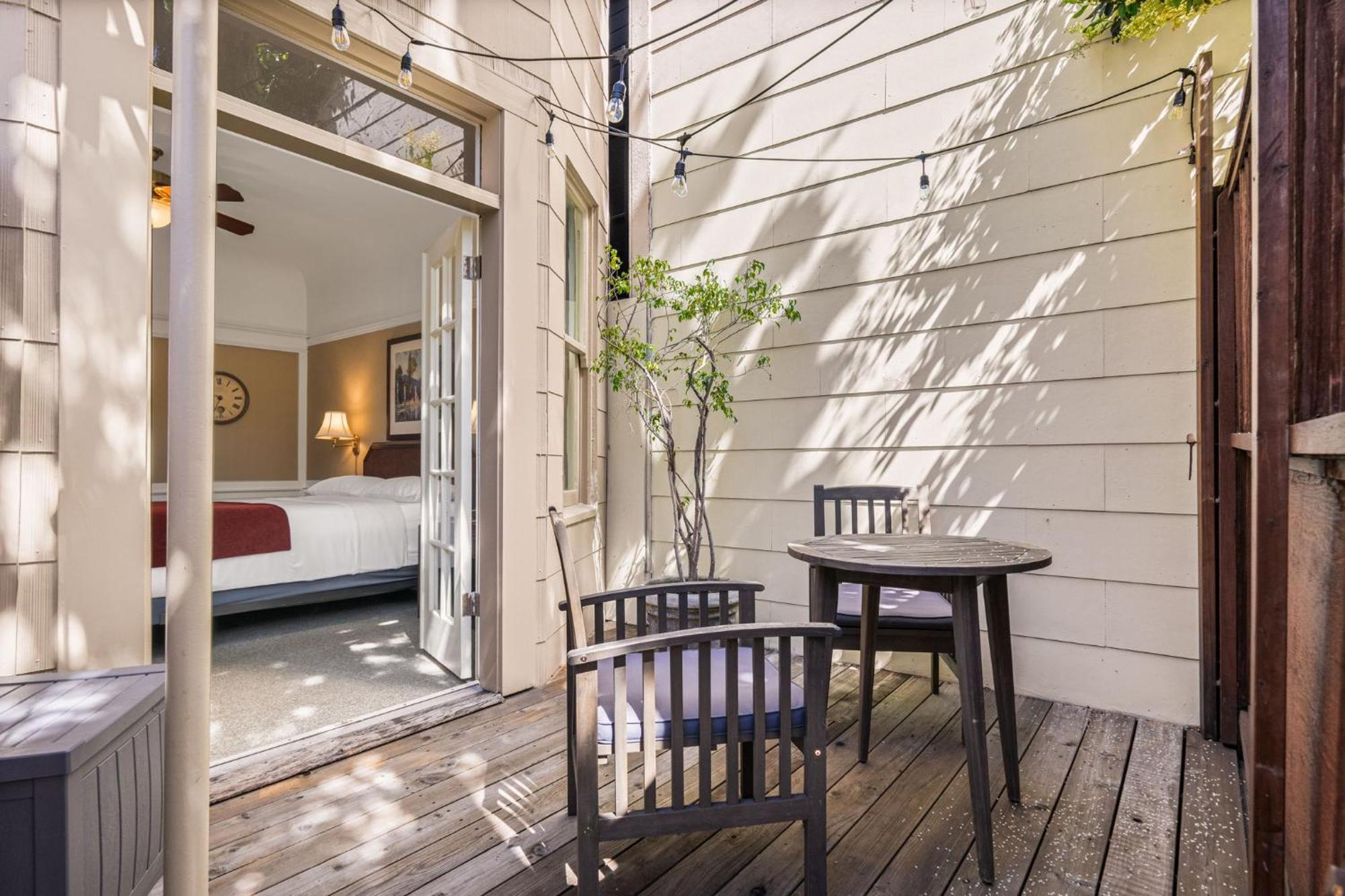 Studio Balcony
