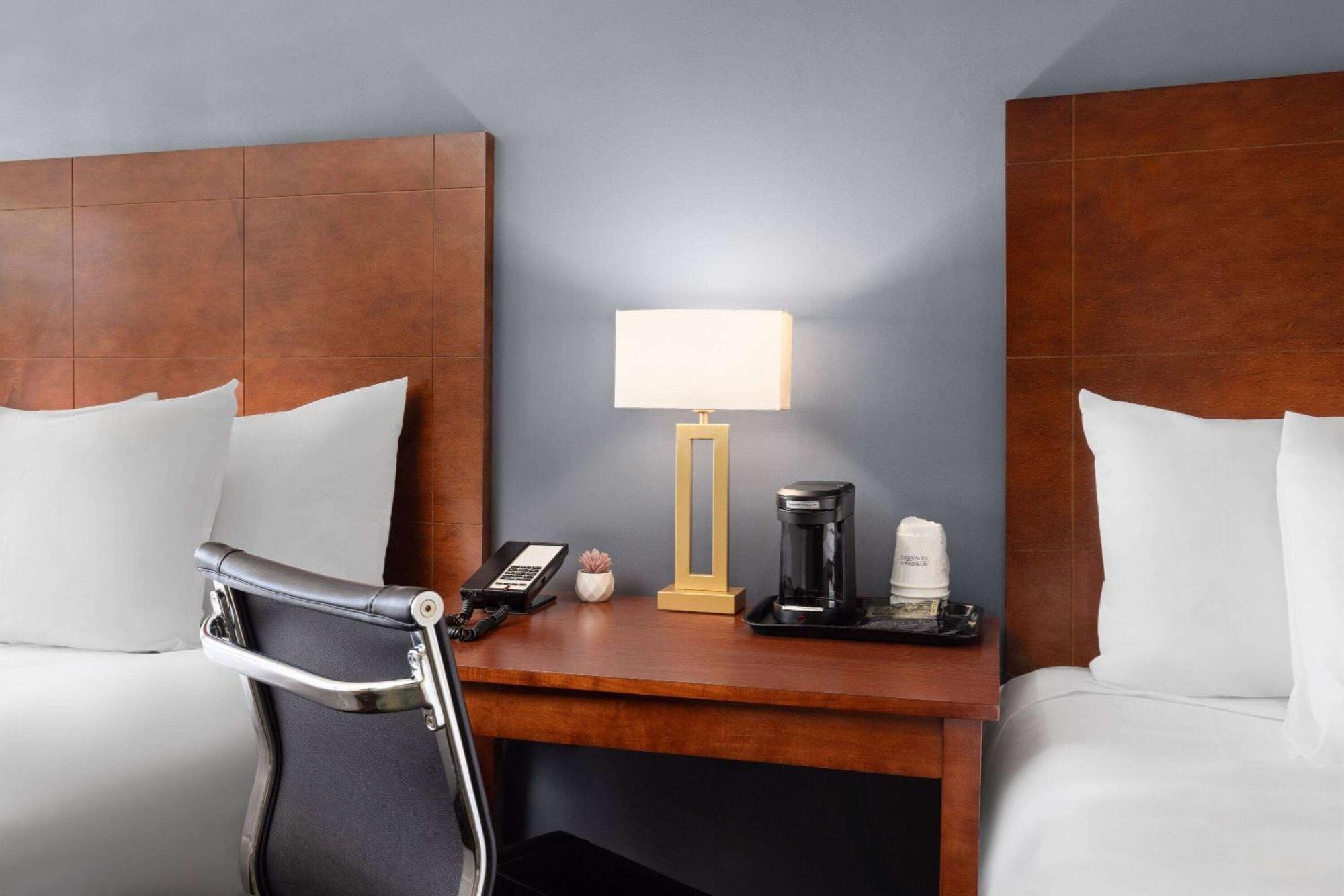 Double Room Two Double Beds Non-Smoking