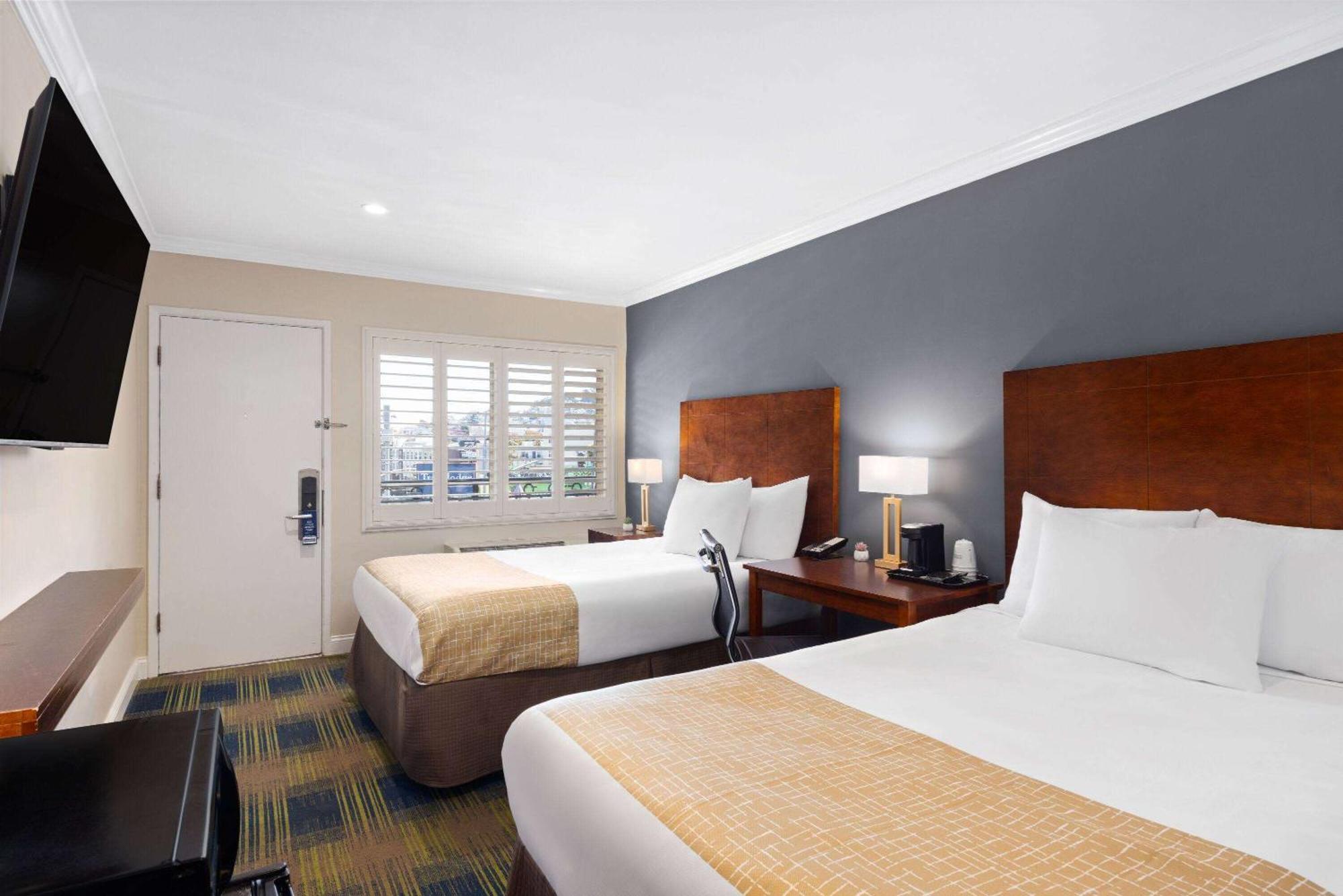 Double Room Two Double Beds Non-Smoking