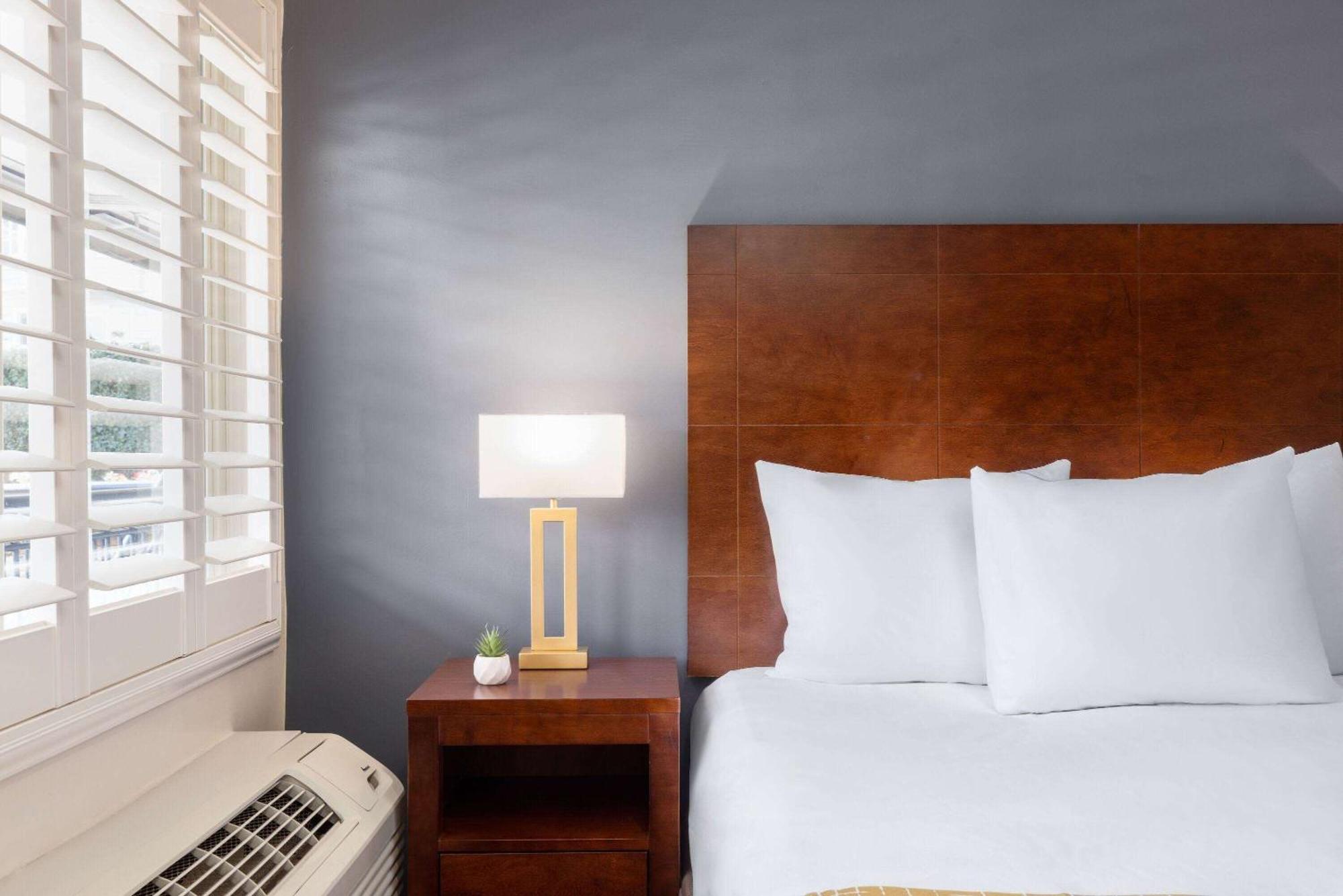 Double Room Two Double Beds Non-Smoking