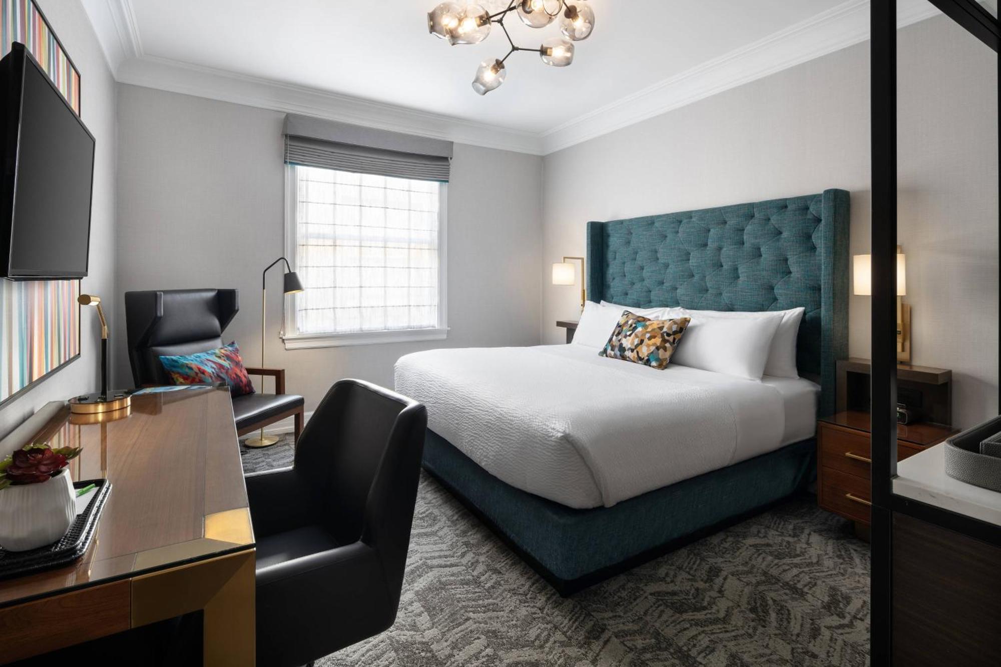 Guest Room, 1 King,1632207430:JPEG