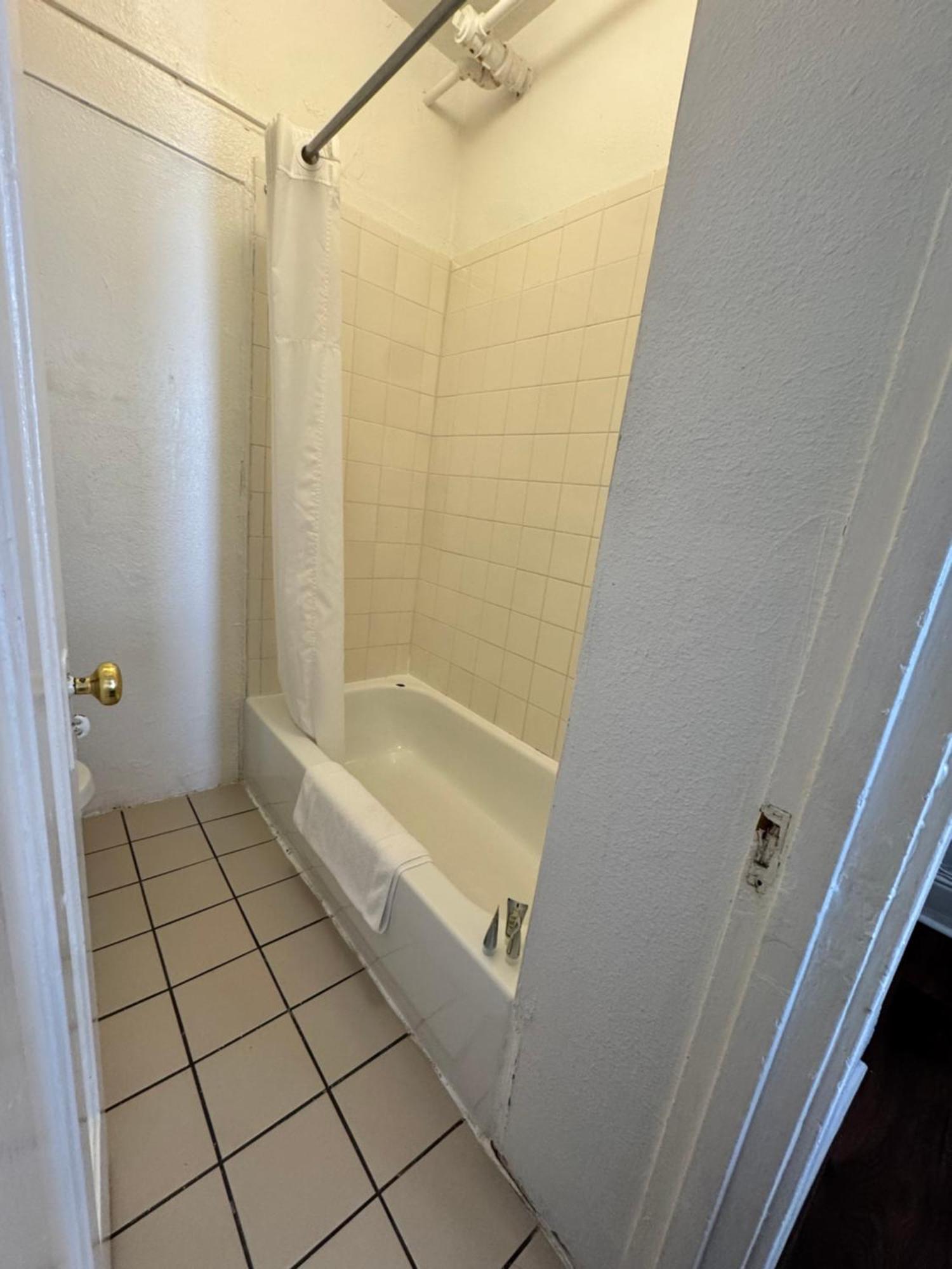 Double Room Private Bathroom