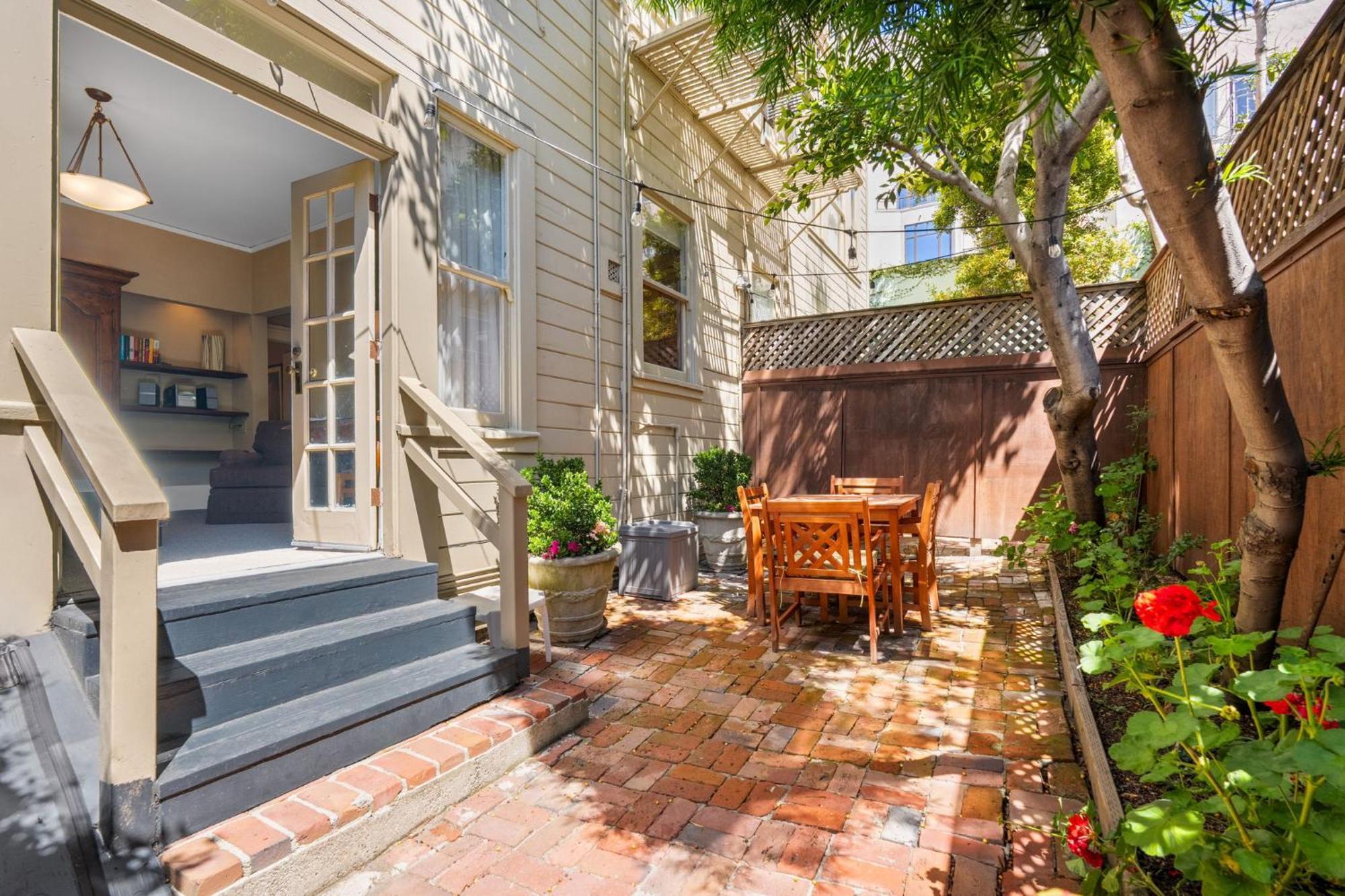 One-Bedroom Apartment Terrace