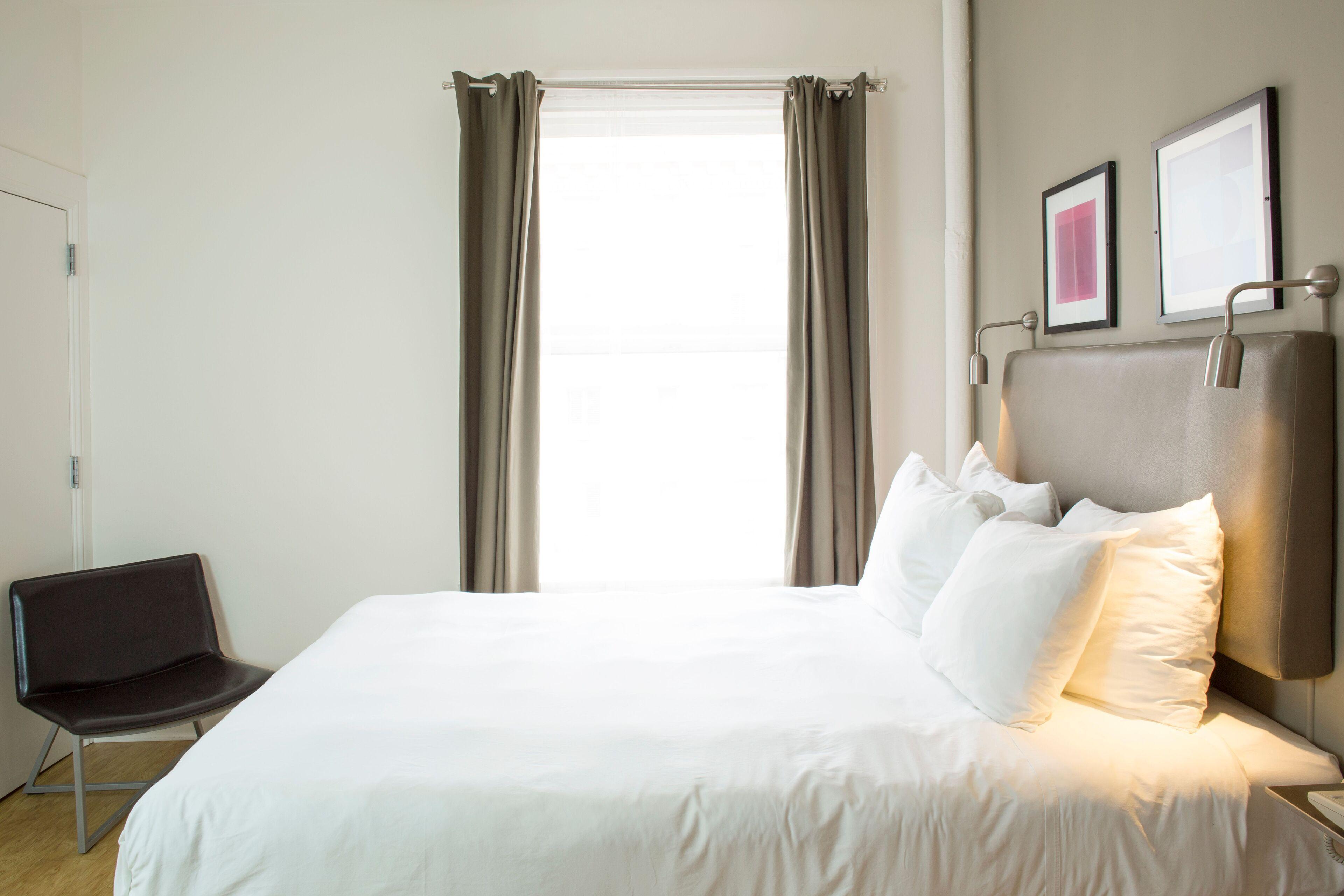 Economy Queen Room