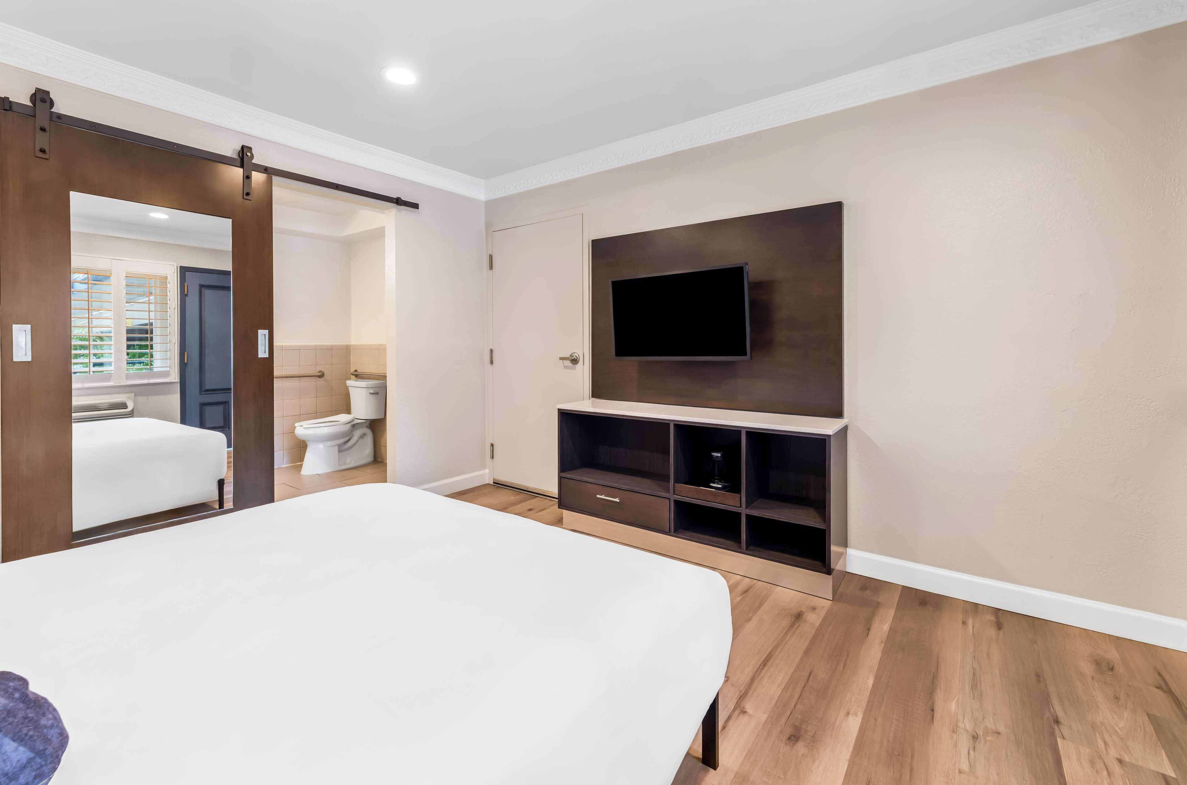 Queen Room Disability Access