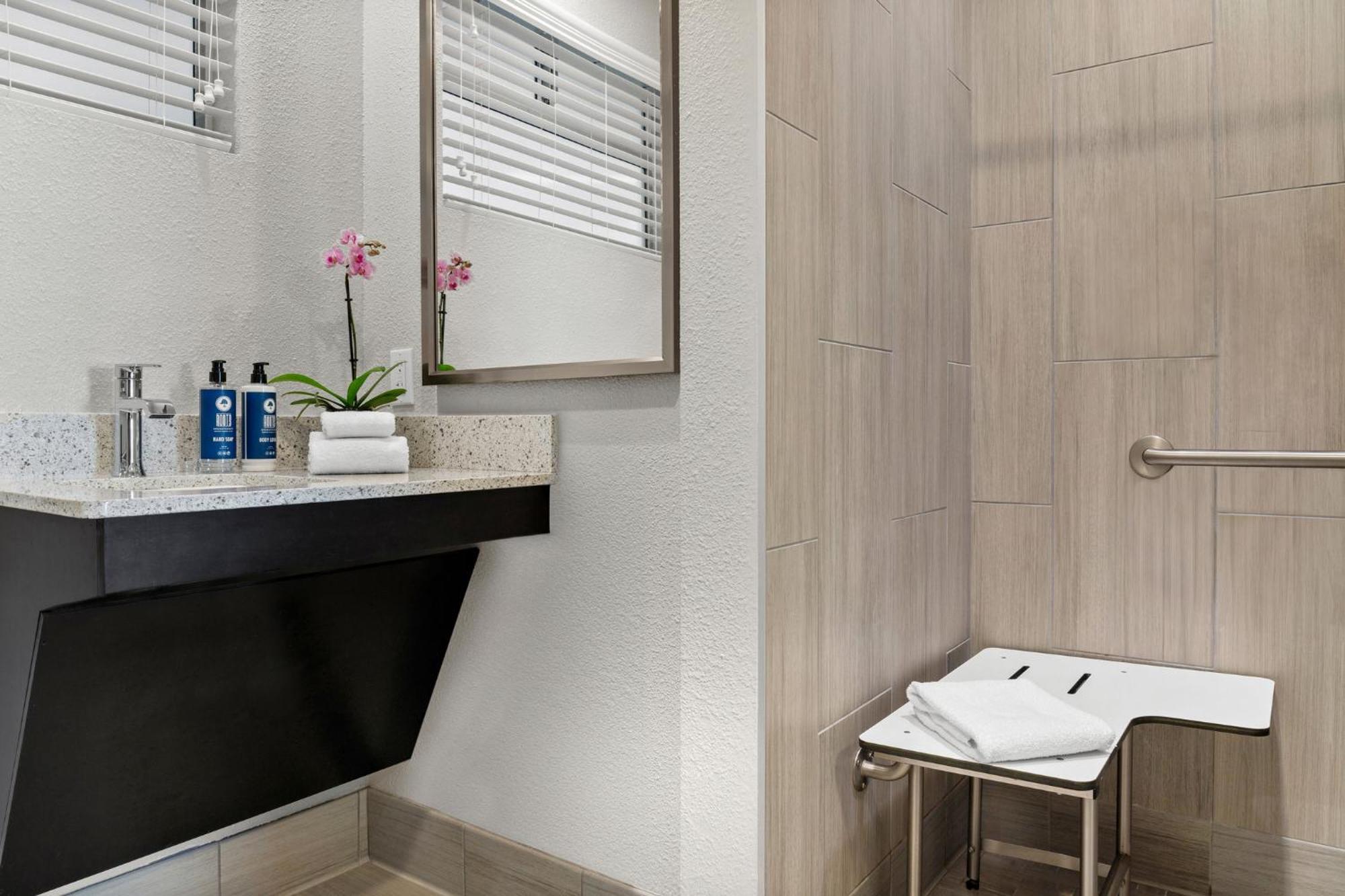 One-Bedroom Suite