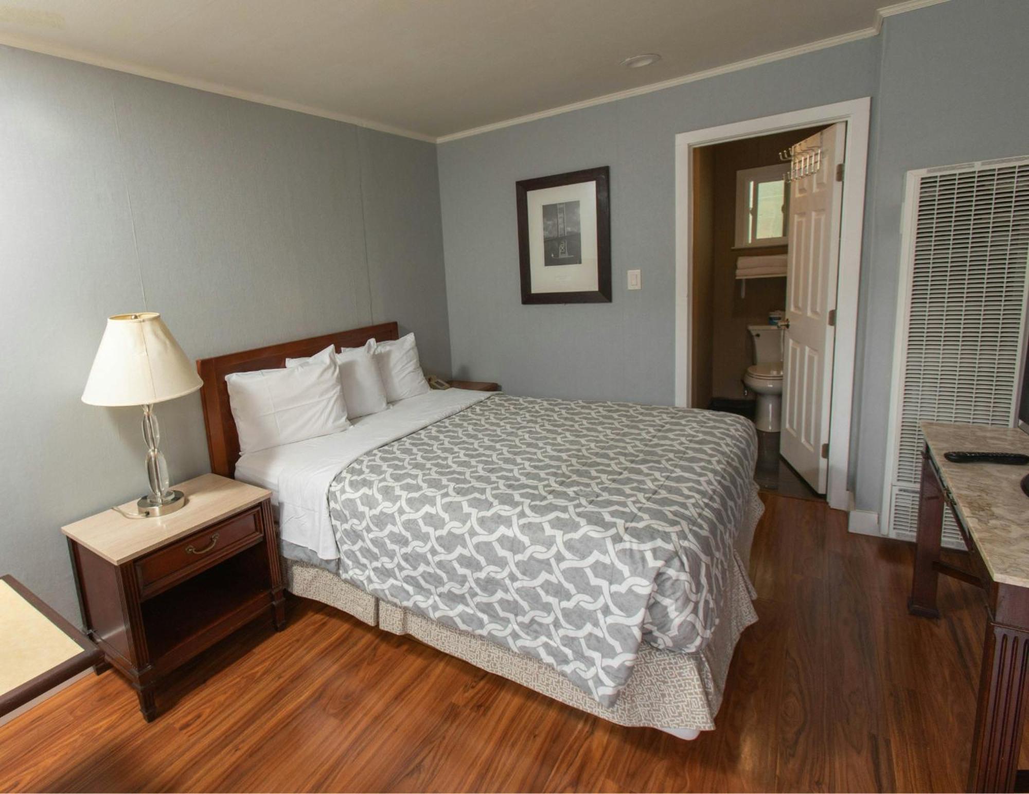 Queen Room