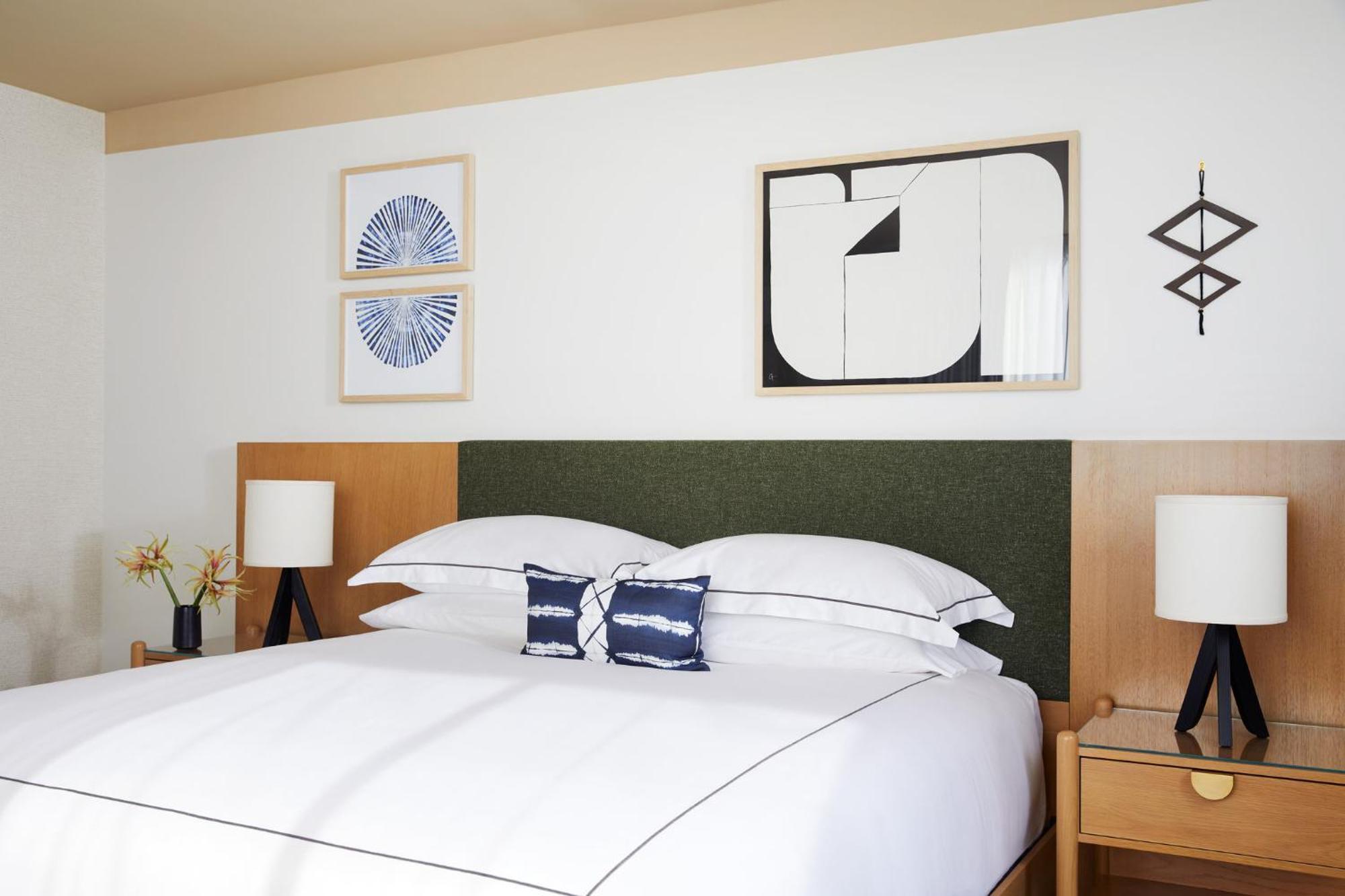 King Room,1705839959:JPEG
