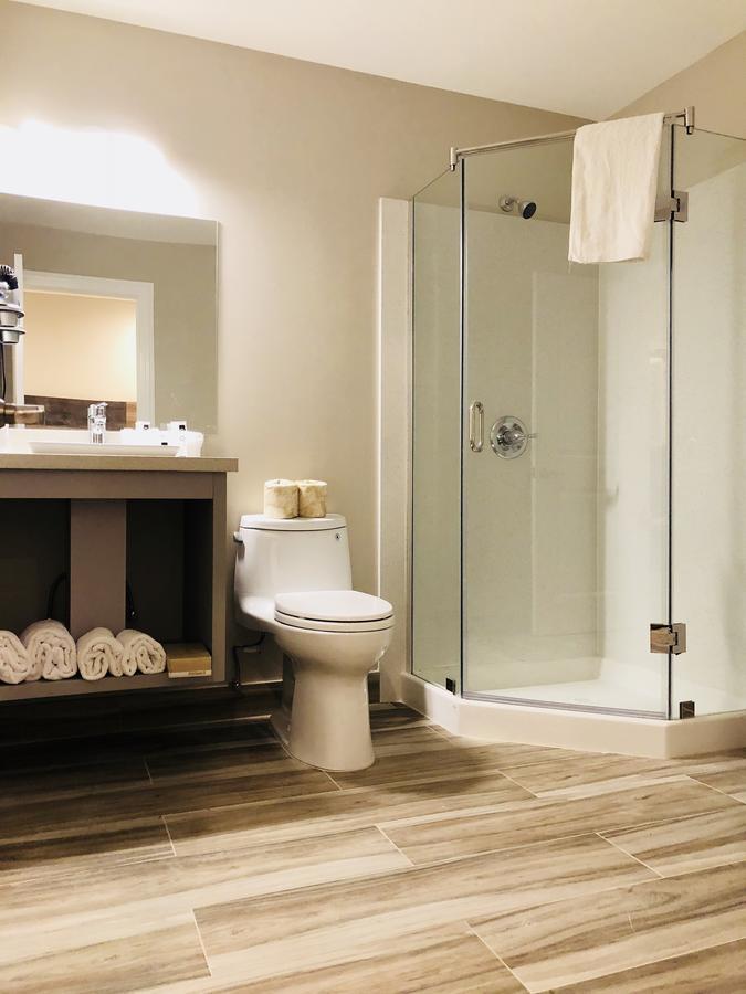 Queen Room Private Bathroom