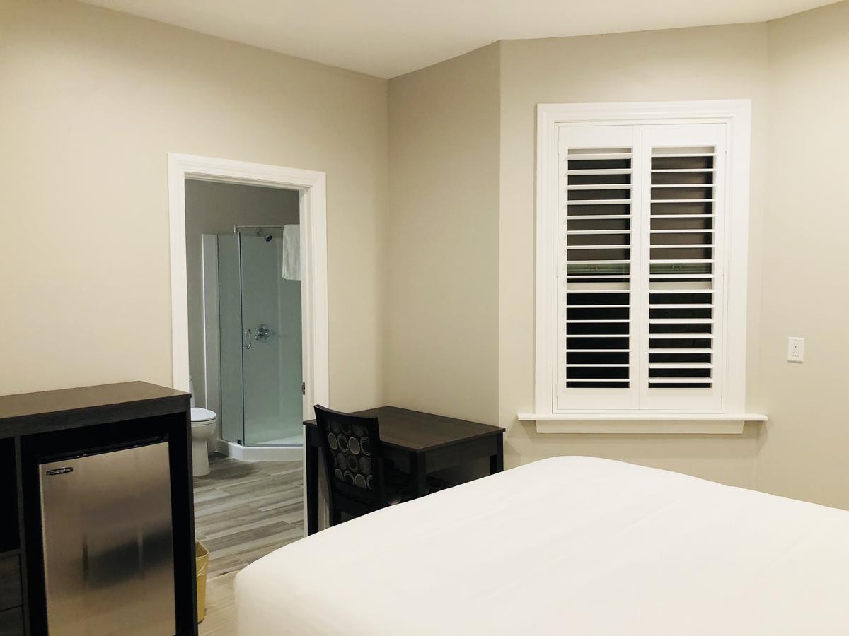 Queen Room Private Bathroom