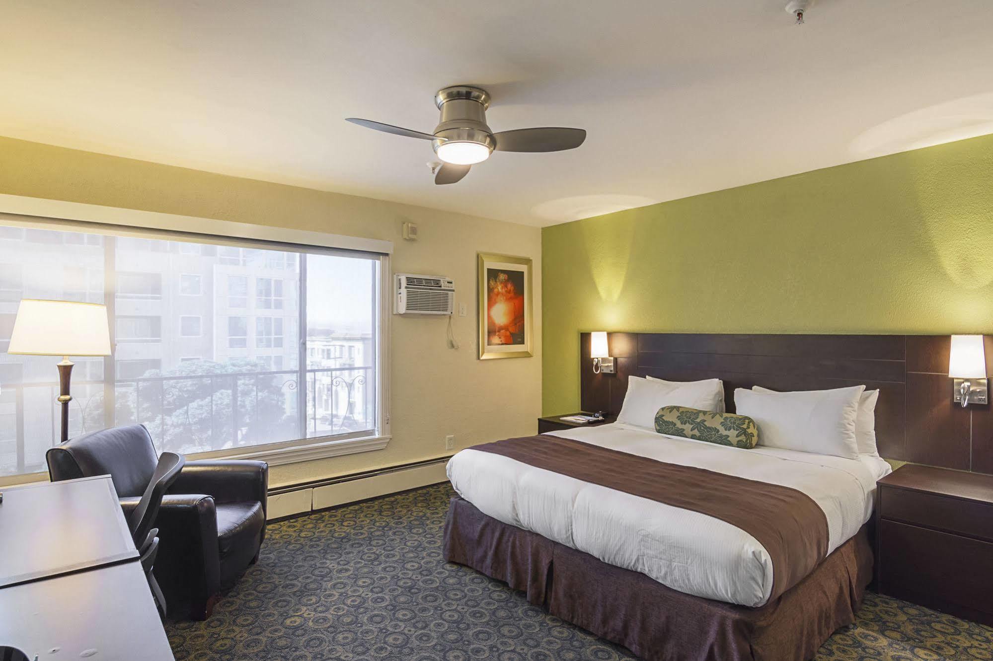 Premium King Room