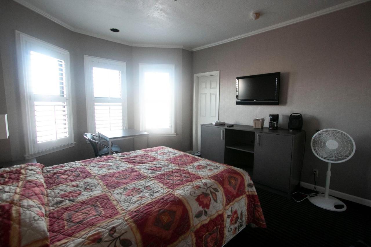 Queen Room