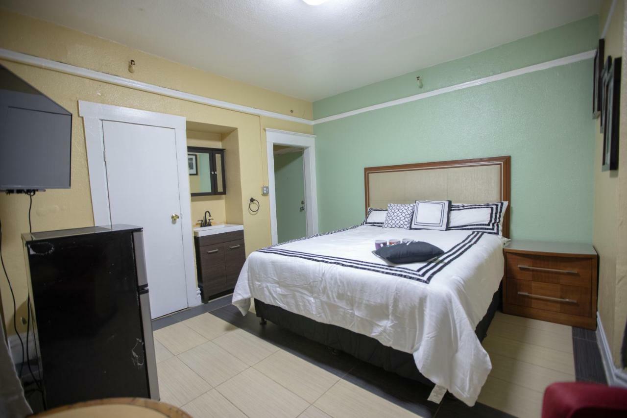 Deluxe King Room Private Bathroom