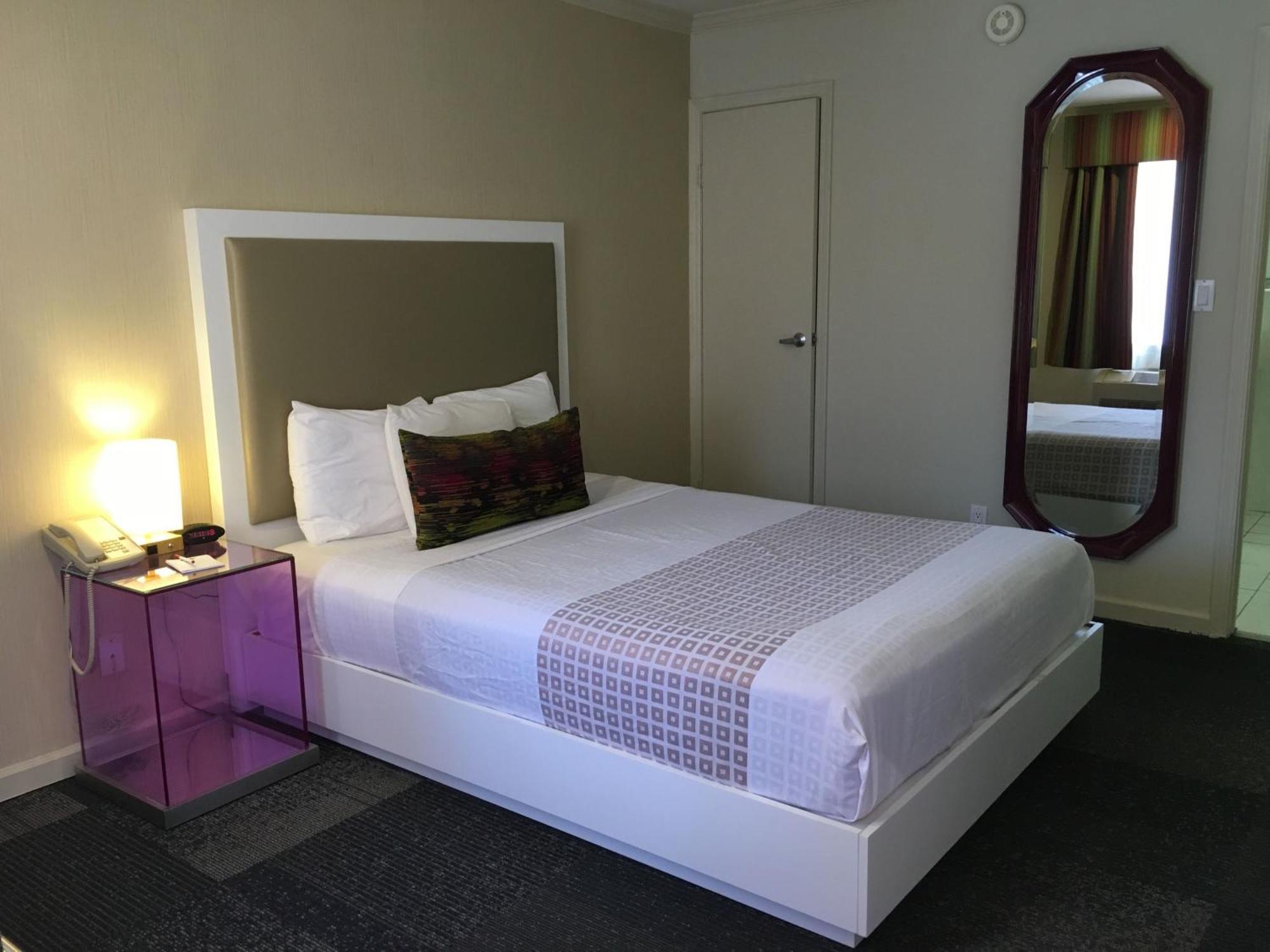 Queen Room Disability Access,987960382:JPEG