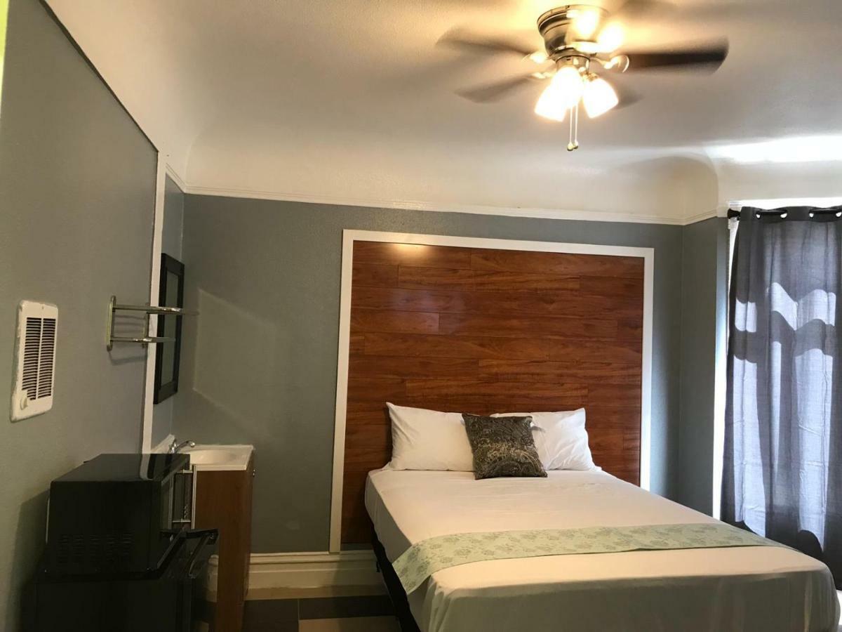 Queen Room with Shared Bathroom