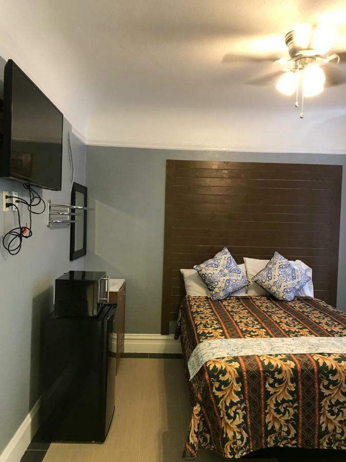 Standard Double Room with Shared Bathroom