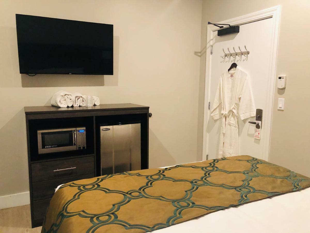 Queen Room