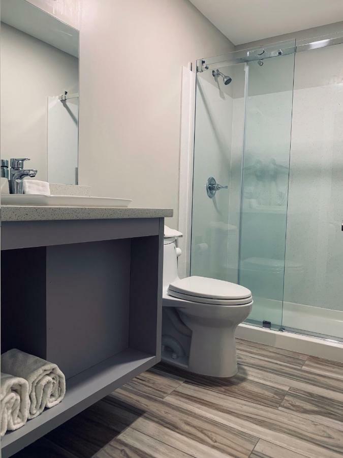 Queen Room Private Bathroom