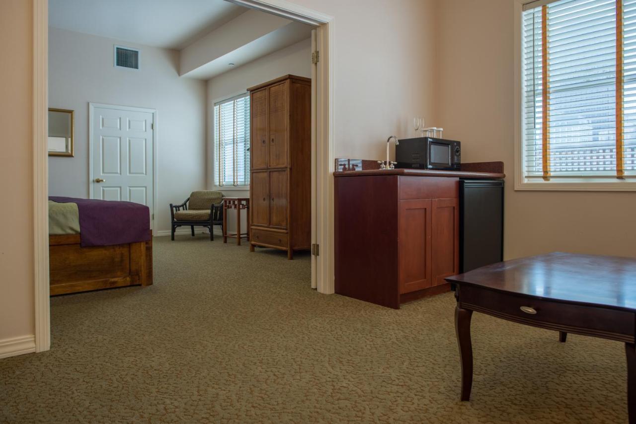 One-Bedroom Suite