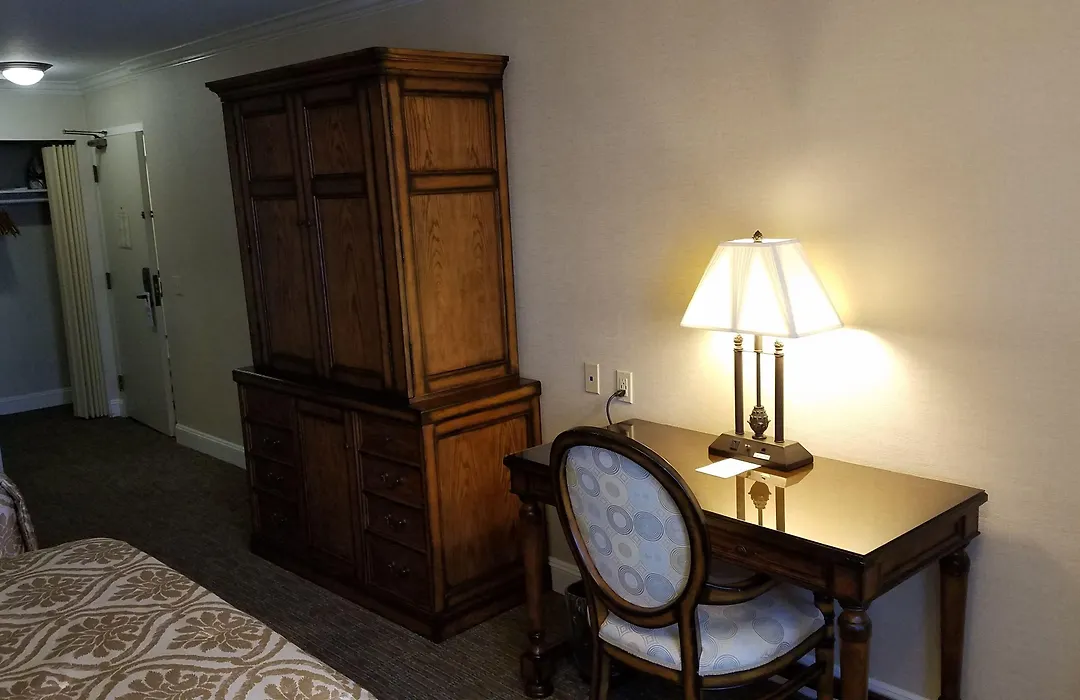 Chelsea Inn-1