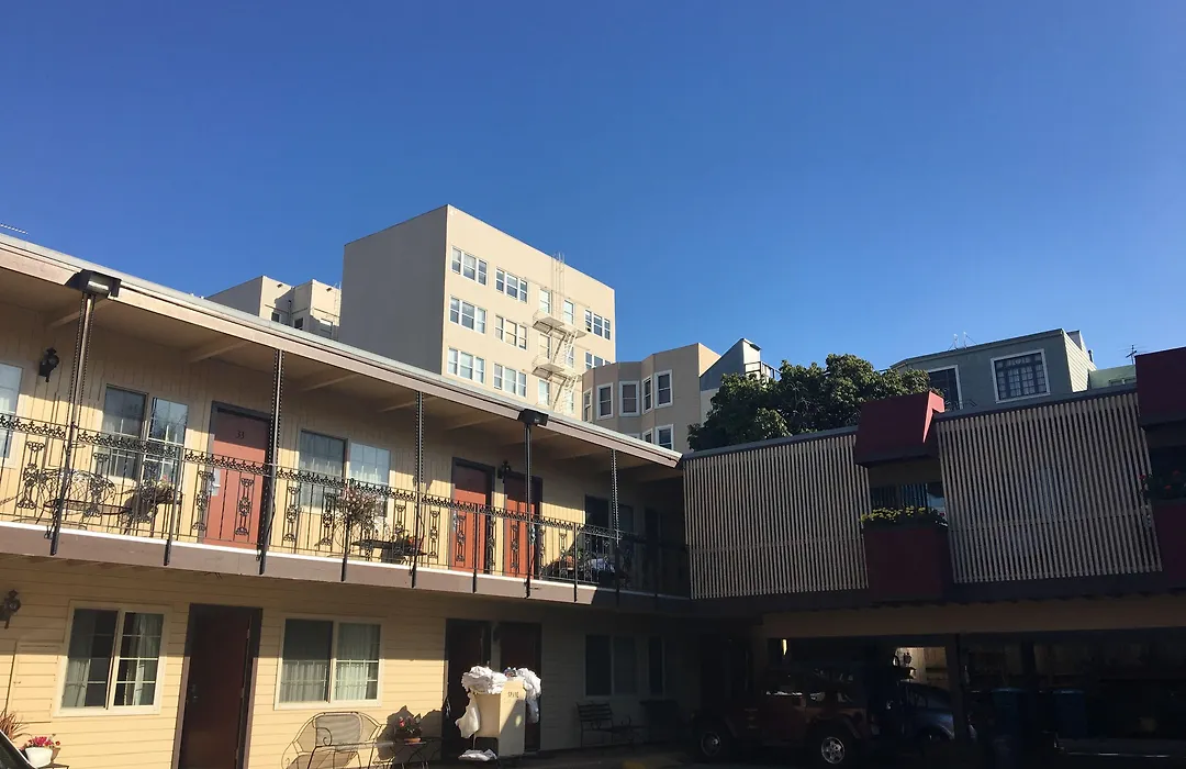 Pacific Heights Inn-1