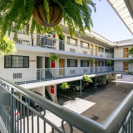 Nob Hill Motor Inn-3
